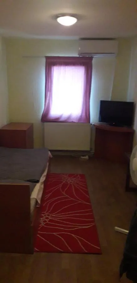 Williams Village Bowling & Country Club Budapest Motel