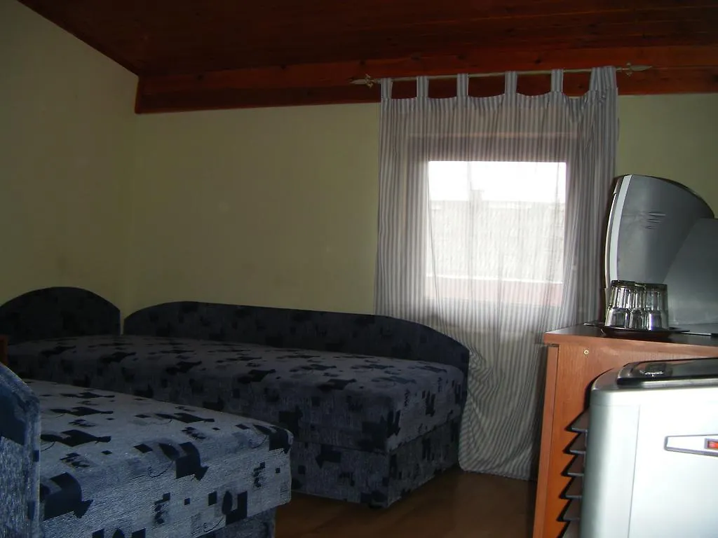 Williams Village Bowling & Country Club Budapest Motel